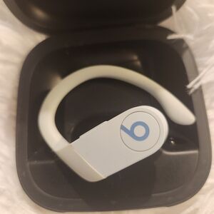 Beats Wireless Earbuds - Light Blue